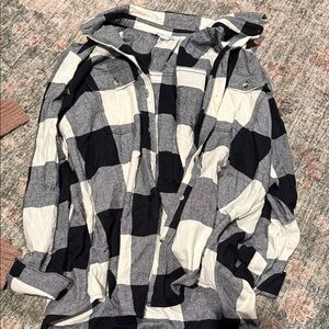 Old Navy Black, White & Gray Plaid Button-Down Shirt